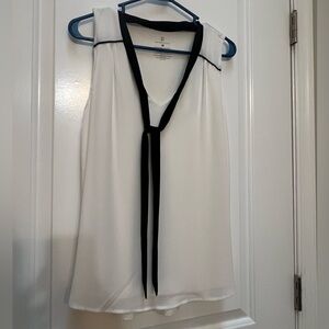 Women’s sleeveless business professional blouse